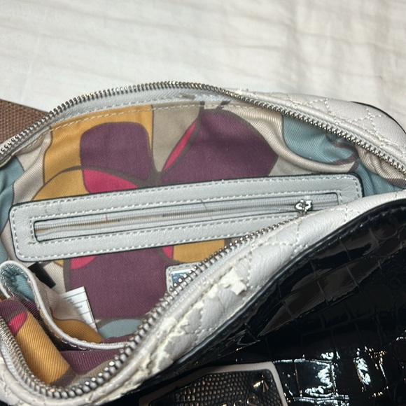 GUESS Purse black with sliver chain - Picture 11 of 13